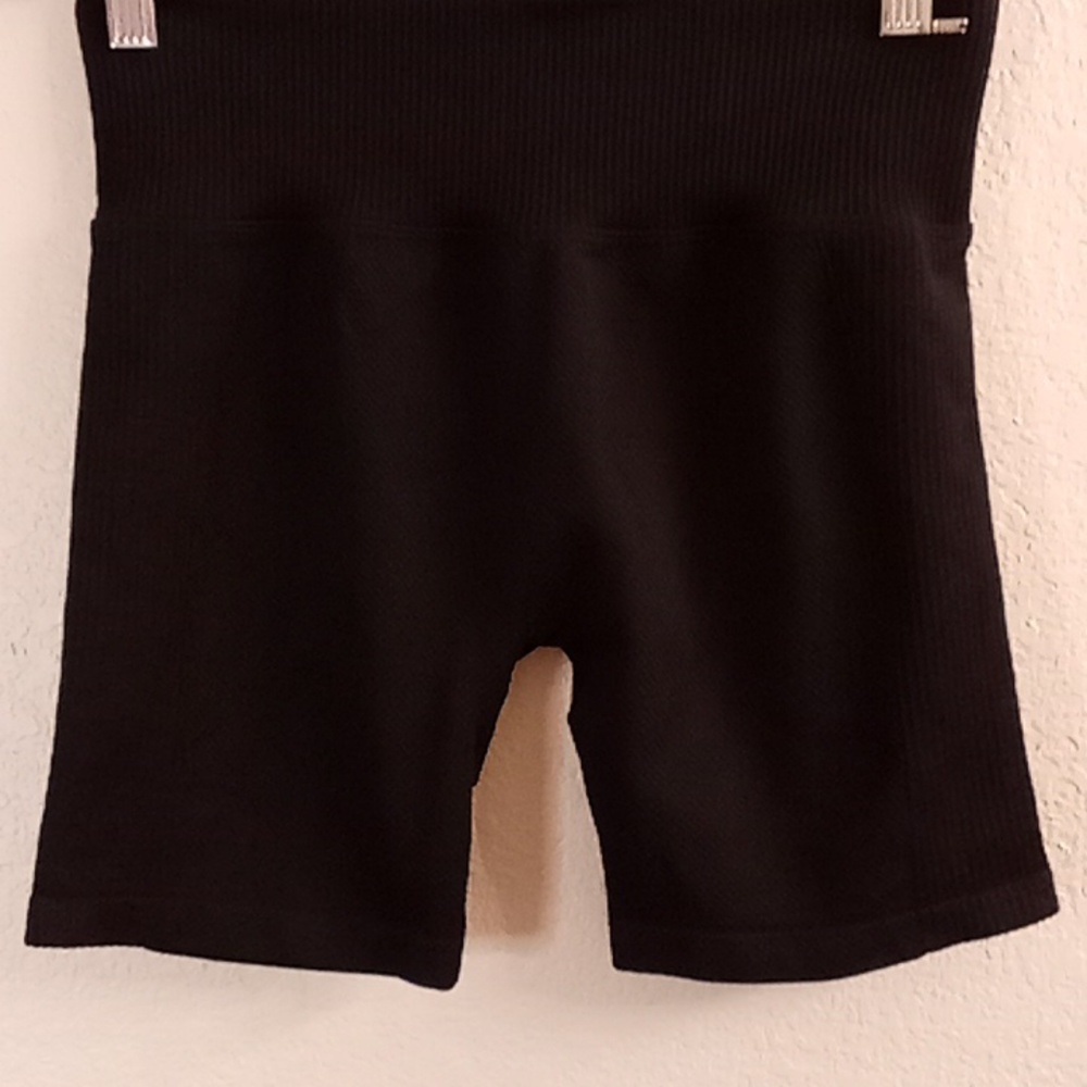 PINK Yoga Activewear Jogging Walking  Gym Size S Black Color Shorts B16 X